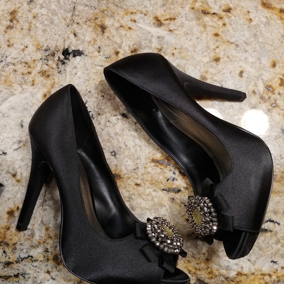 Apt 9 Black Satin Heels 8.5 - Picture 2 of 7